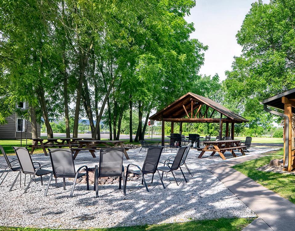 Big River Escape Riverside Cabins Buffalo City Екстериор снимка