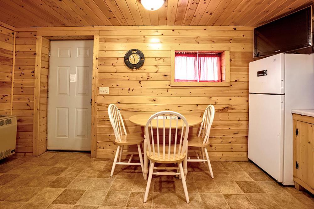 Big River Escape Riverside Cabins Buffalo City Екстериор снимка