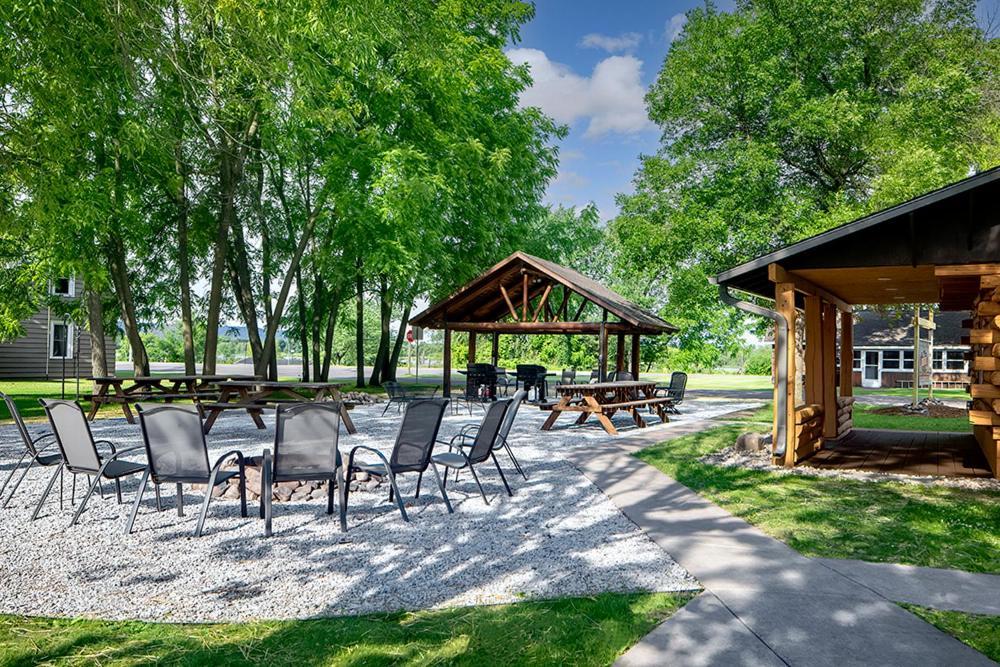 Big River Escape Riverside Cabins Buffalo City Екстериор снимка